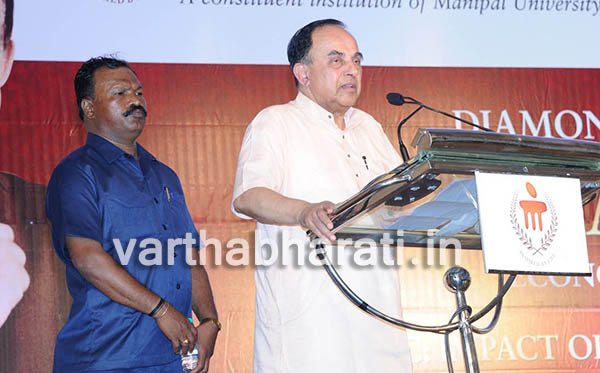 ‘ಆದಾಯ ತೆರಿಗೆ ರದ್ದುಪಡಿಸಿ ಕಪ್ಪು ಹಣವನ್ನು ನಿಯಂತ್ರಿಸಬೇಕು’